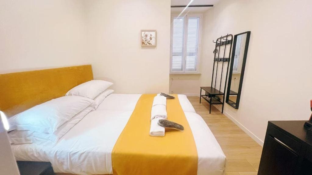 Double Room with Private Bathroom room - Image 2