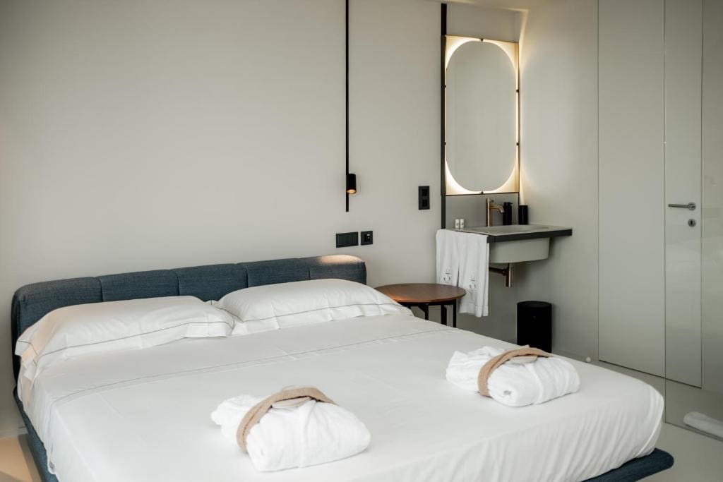 Deluxe Double Room with Sea View room - Image 2