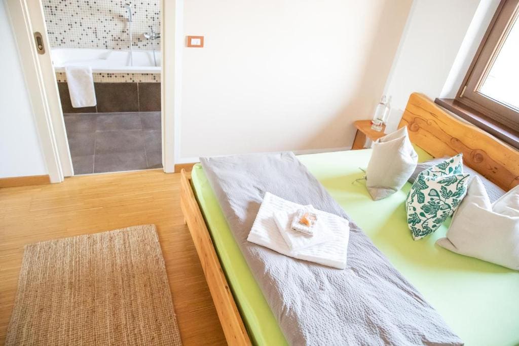 Double Room with Private Bathroom room - Image 1