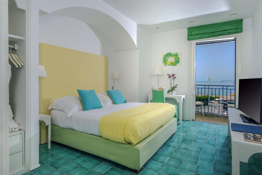 Suite with Sea View room - Image 1