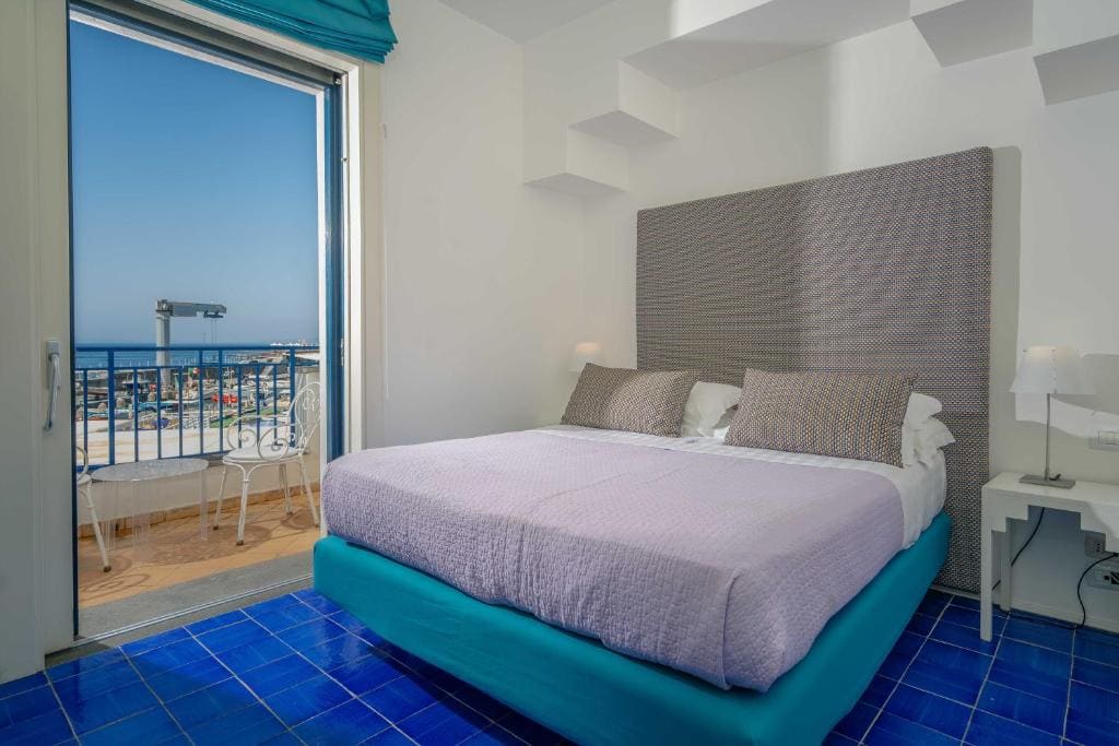 Superior Double Room with Sea View room - Image 1