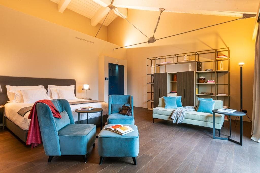 Junior Suite with Garden View room - Image 2