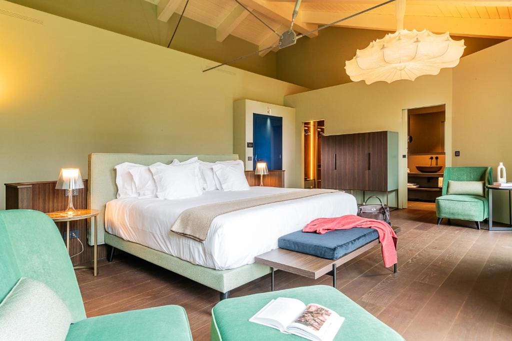 Junior Suite with Garden View room - Image 1