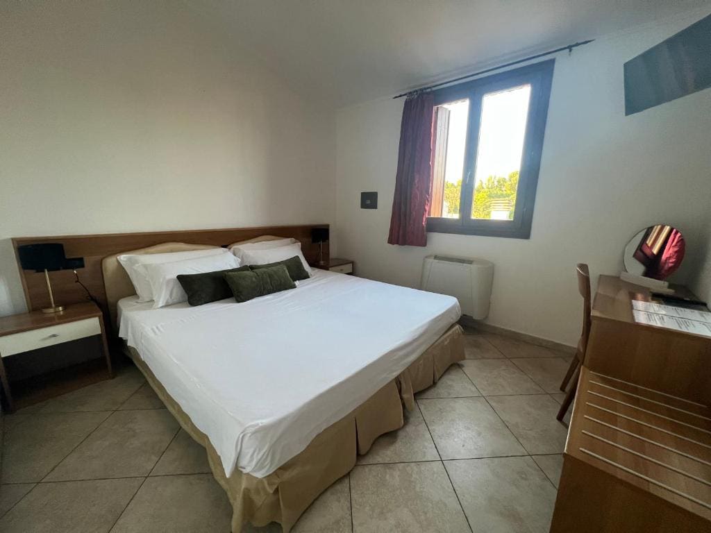 Superior Double or Twin Room room - Image 1