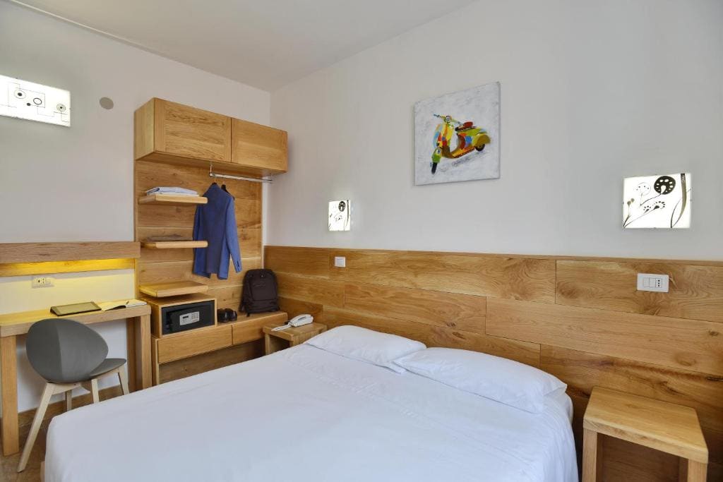 Double or Twin Room room - Image 3