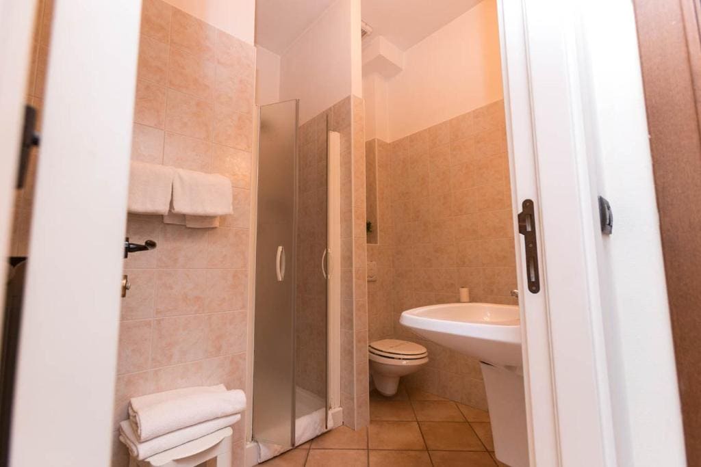 Comfort Single Room room - Image 3
