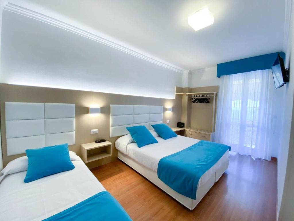 Double or Twin Room with Balcony and Lake View room - Image 1