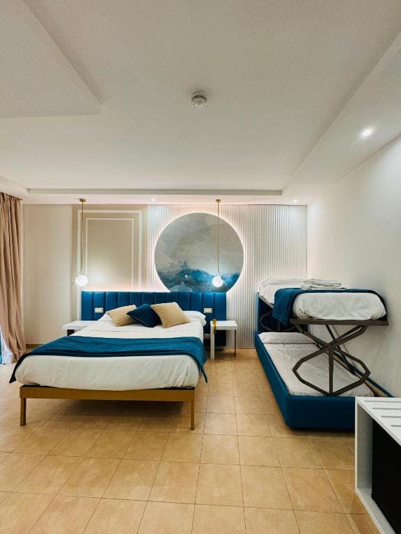 Quadruple Room room - Image 1
