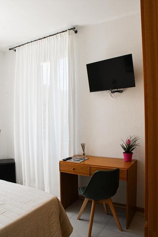 Double Room with Terrace room - Image 1