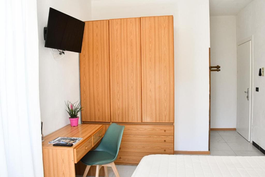 Double Room with Terrace room - Image 2
