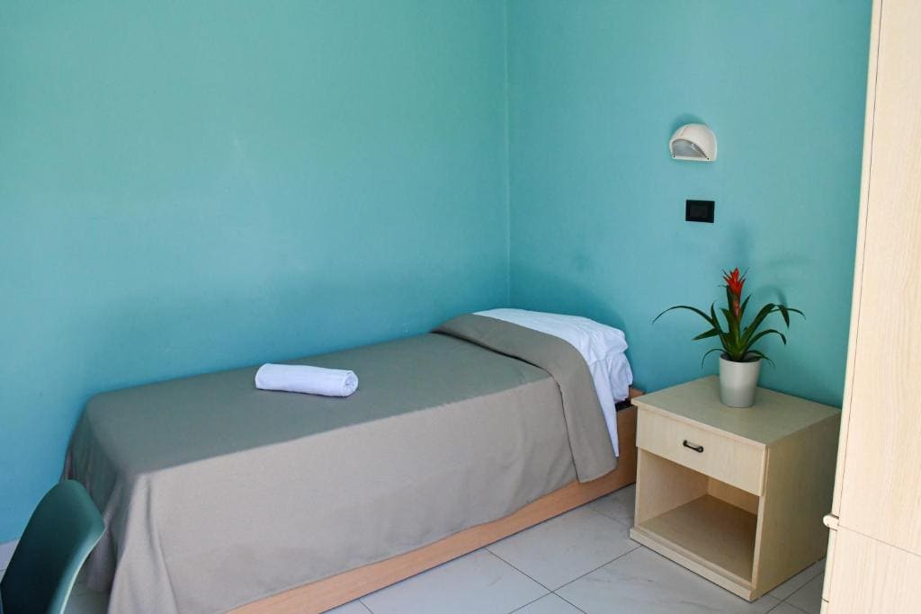 Single Room with Terrace room - Image 2
