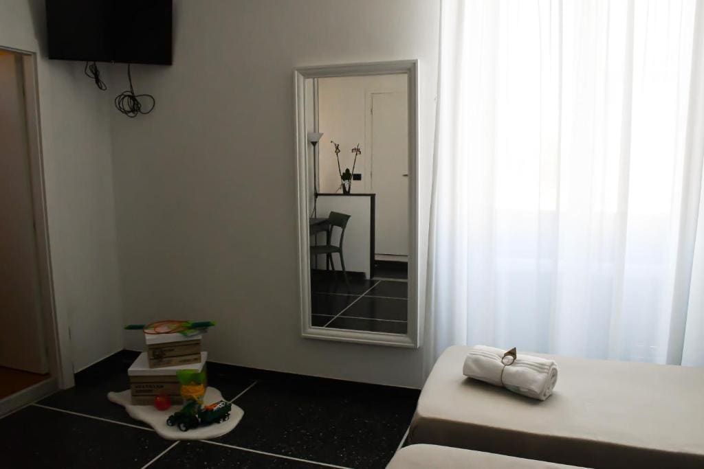 Superior Family Room room - Image 3