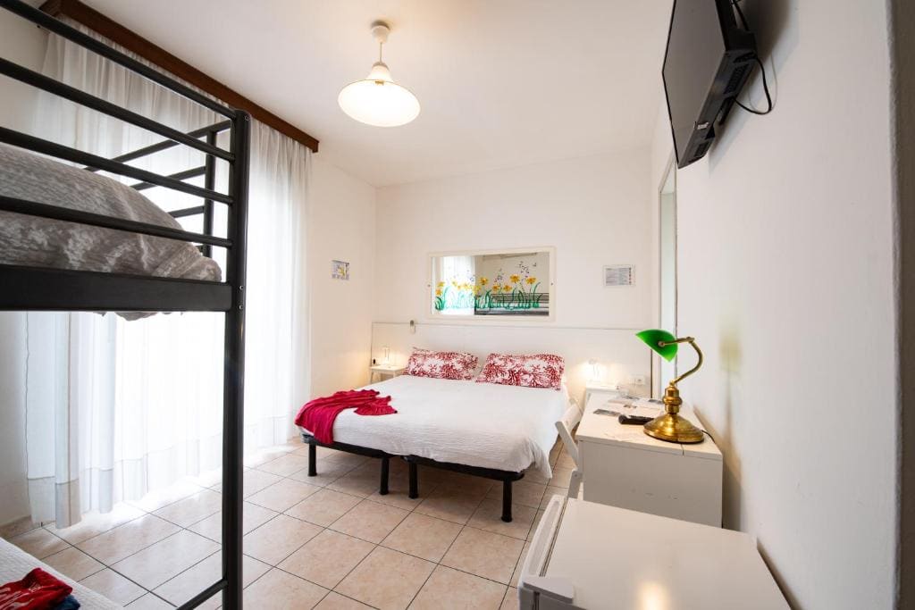 Quadruple Room with Terrace room - Image 2