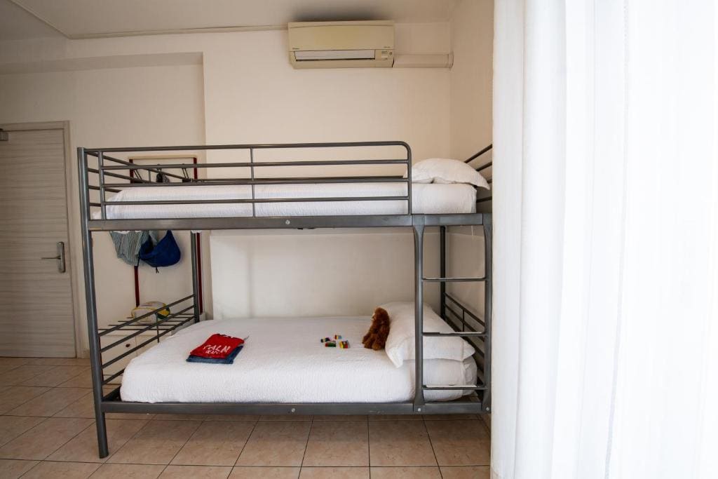 Quadruple Room with Terrace room - Image 3
