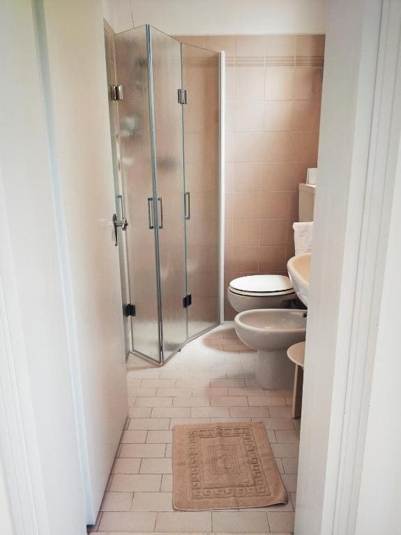 Small Double Room room - Image 1