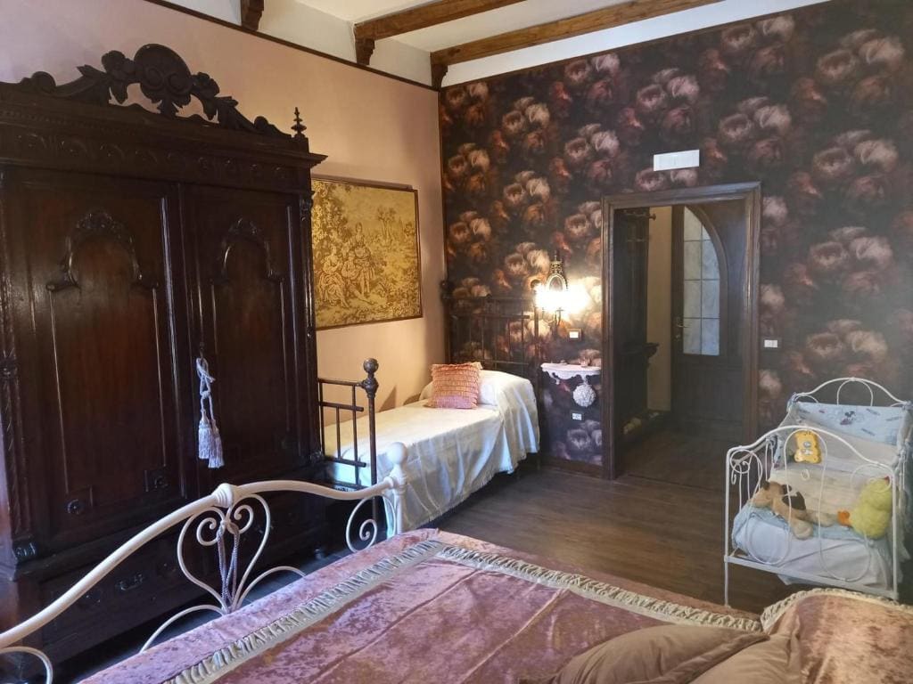 Quadruple Room with Private Bathroom room - Image 3