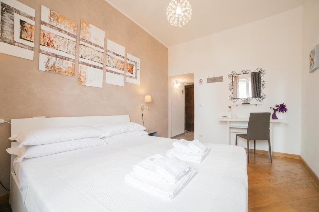 Standard Double Room room - Image 2