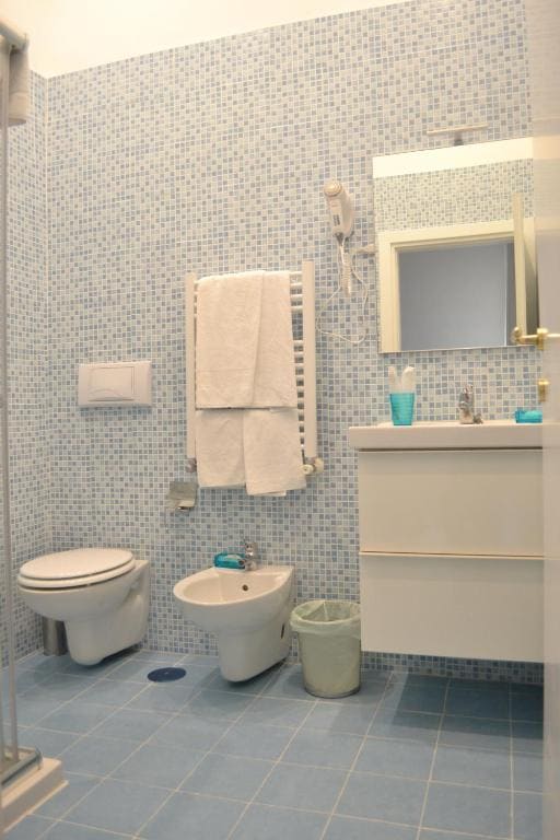 Double Room with Private Bathroom room - Image 2