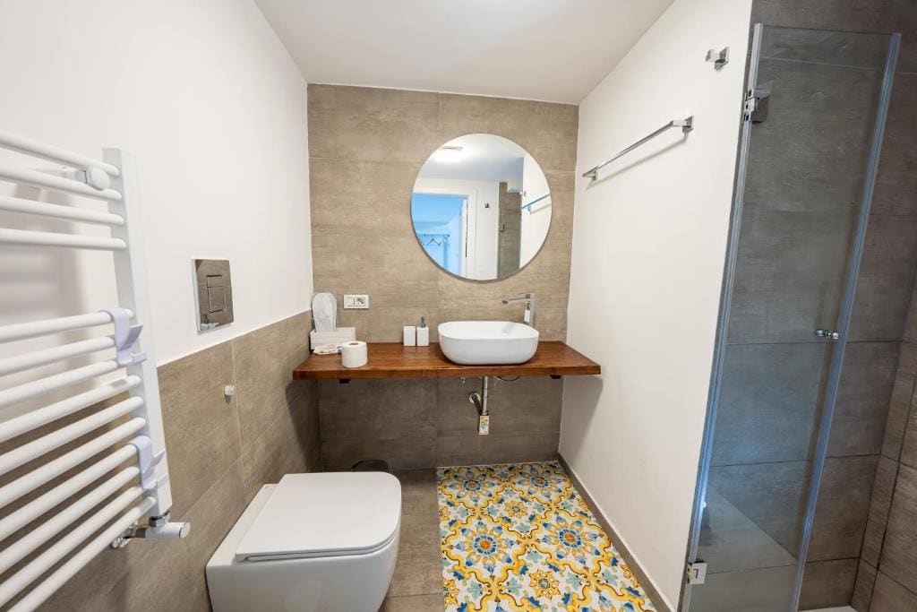 Deluxe Double Room with Sea View room - Image 1
