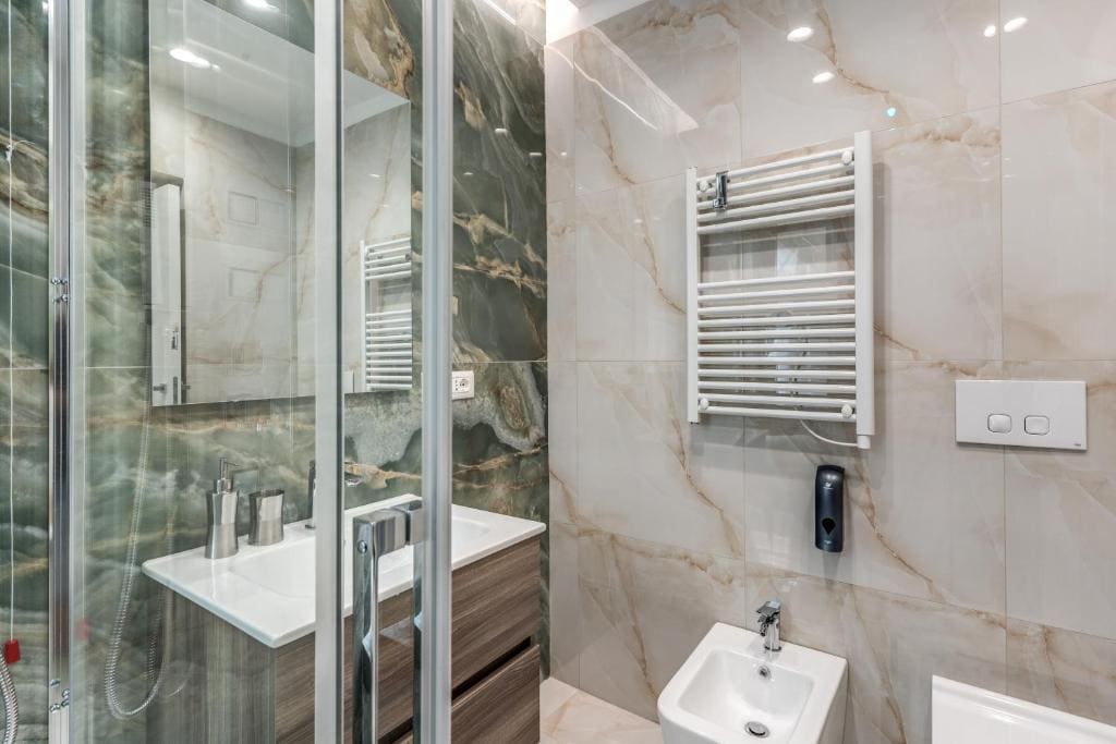 Double or Twin Room with Bathroom room - Image 2