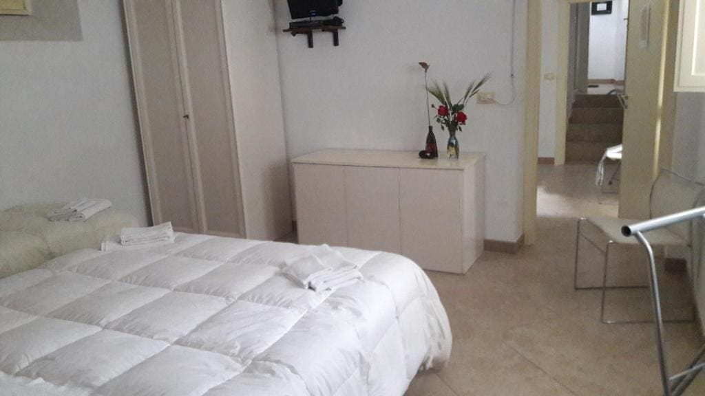 Triple Room with Bathroom room - Image 2
