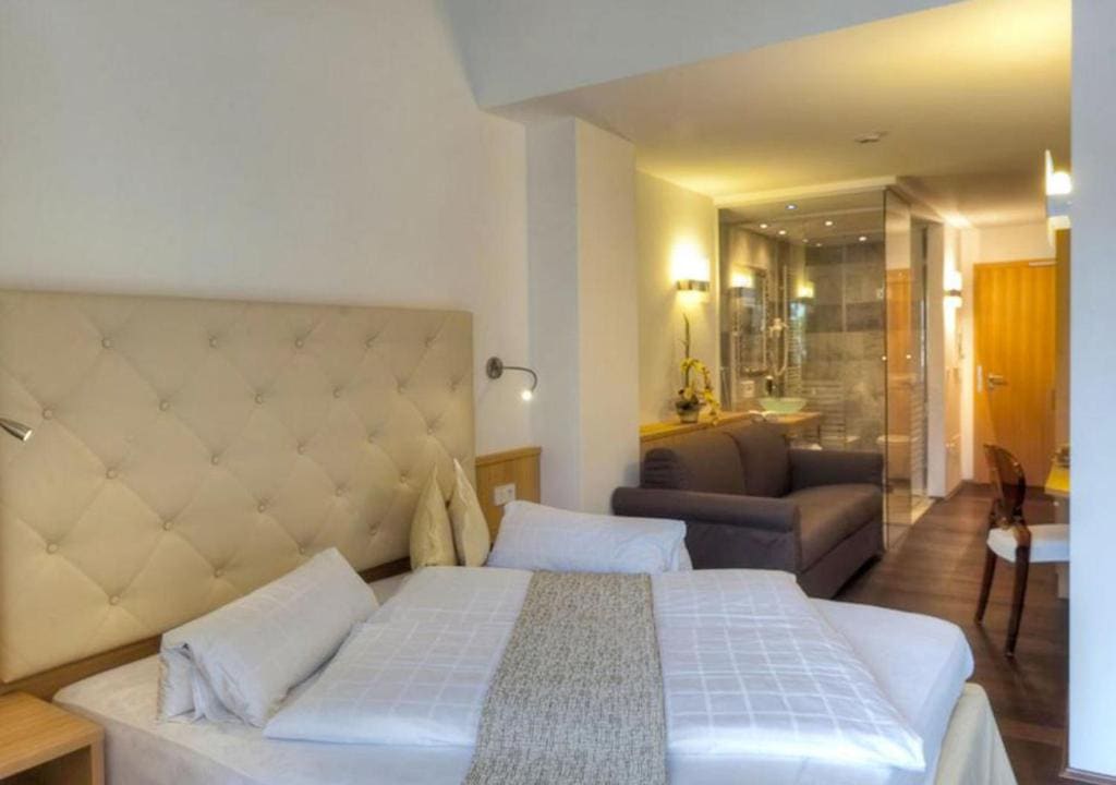 Deluxe Double Room room - Image 2