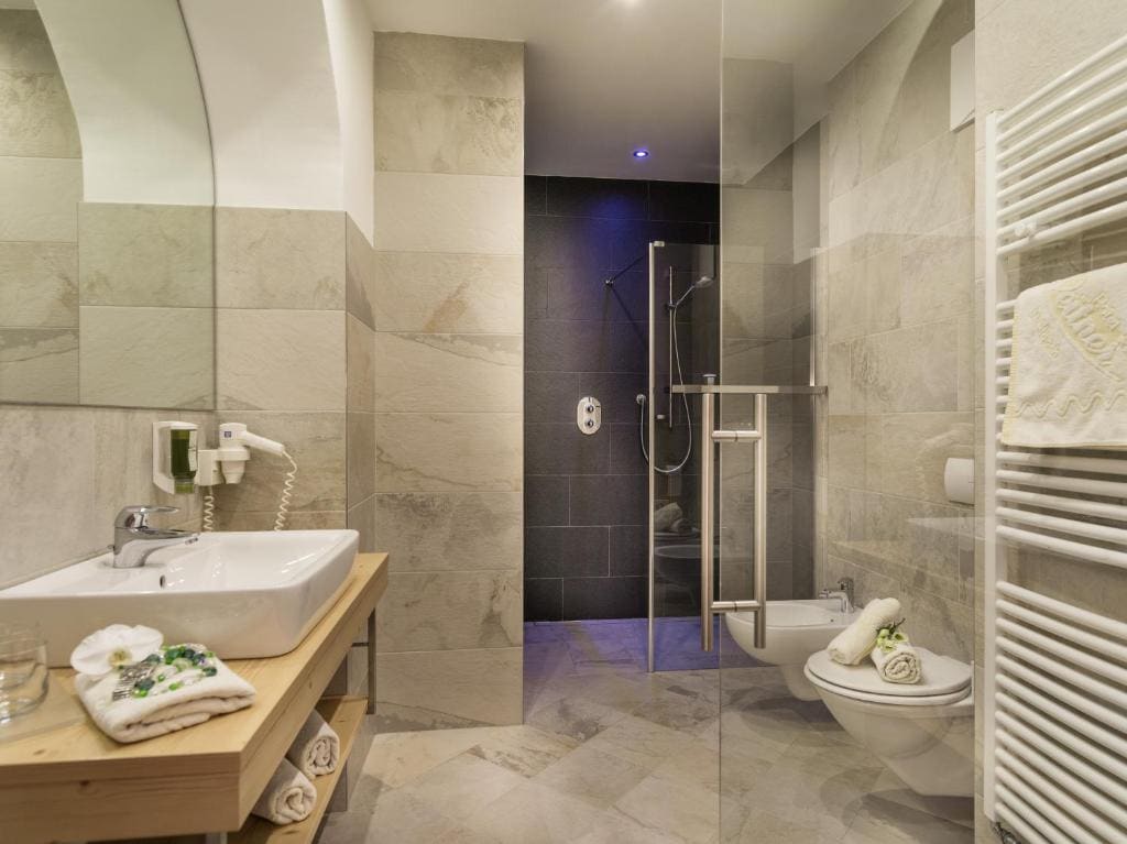 Suite room - Image 1