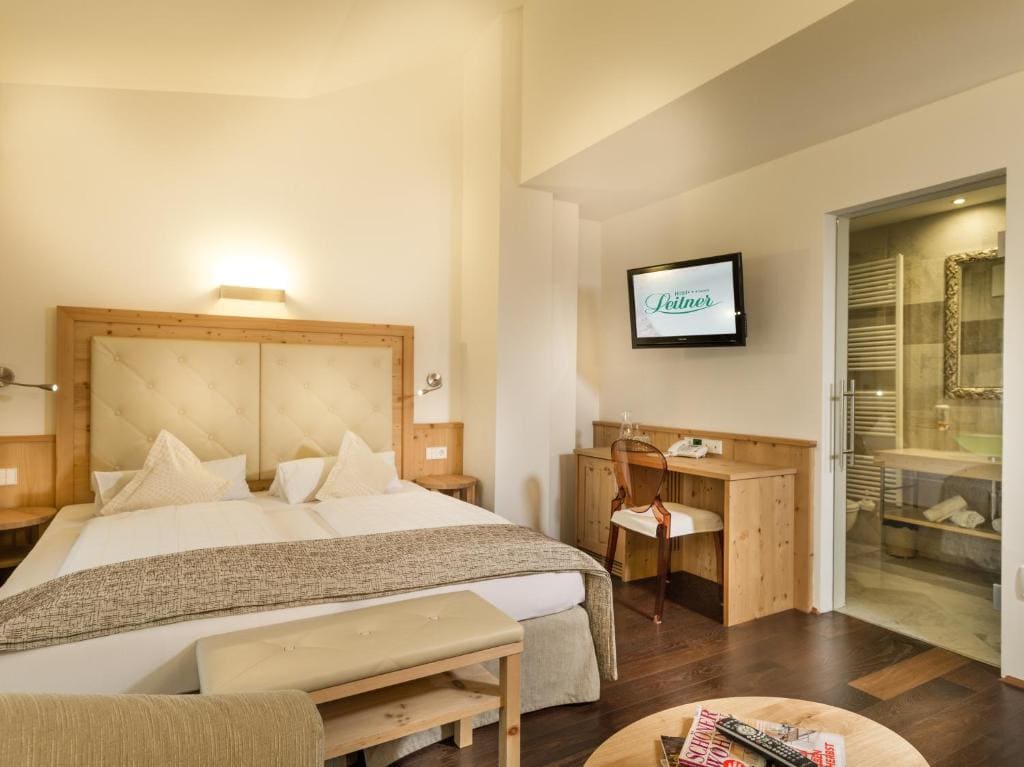 Superior Double Room room - Image 3