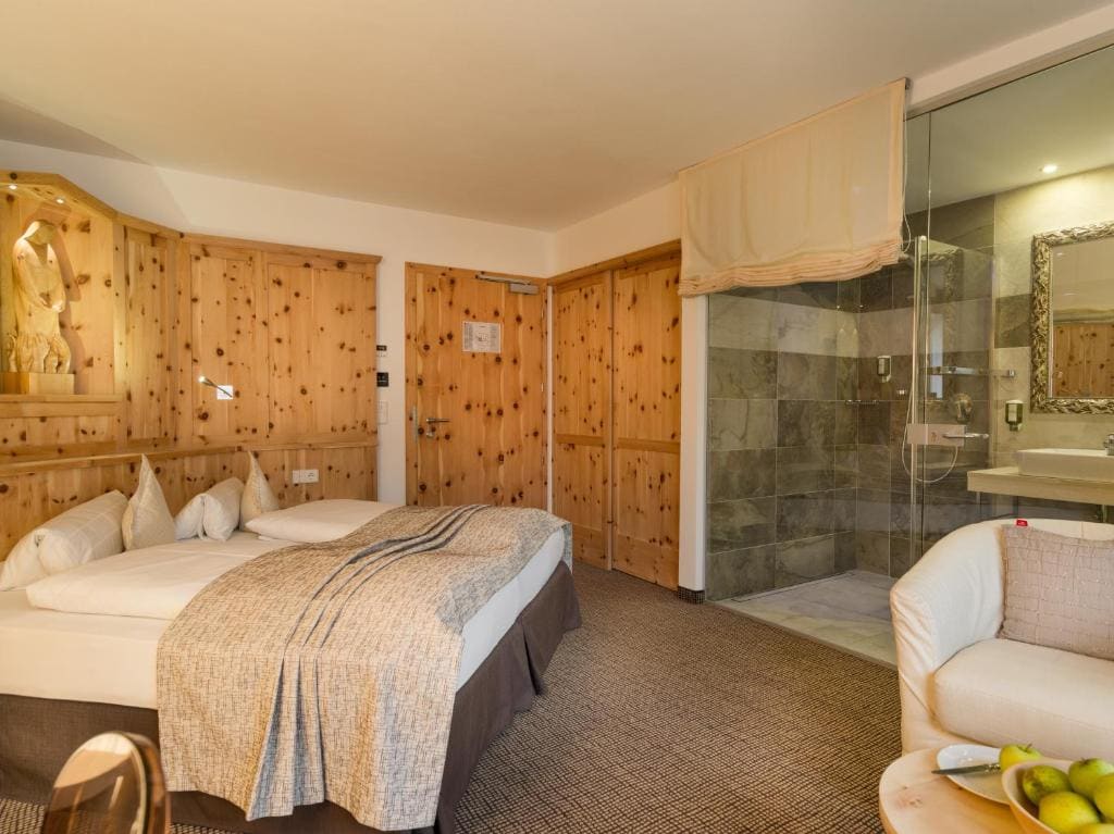 Superior Double Room room - Image 2