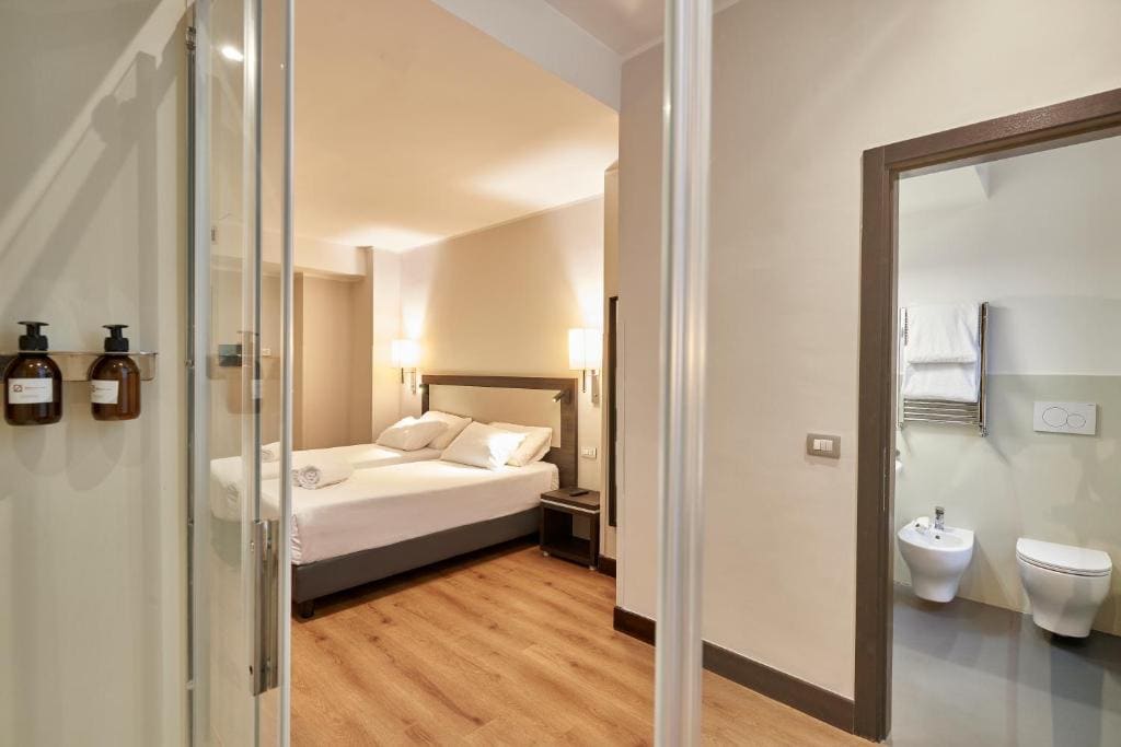 Superior Double or Twin Room room - Image 2