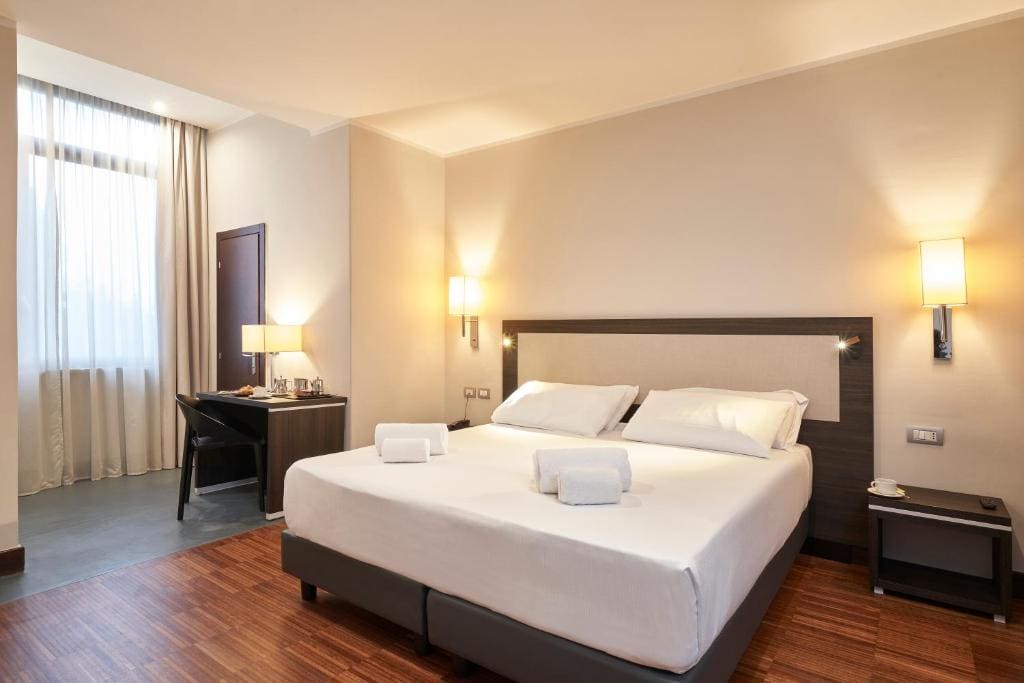Deluxe Double or Twin Room room - Image 1