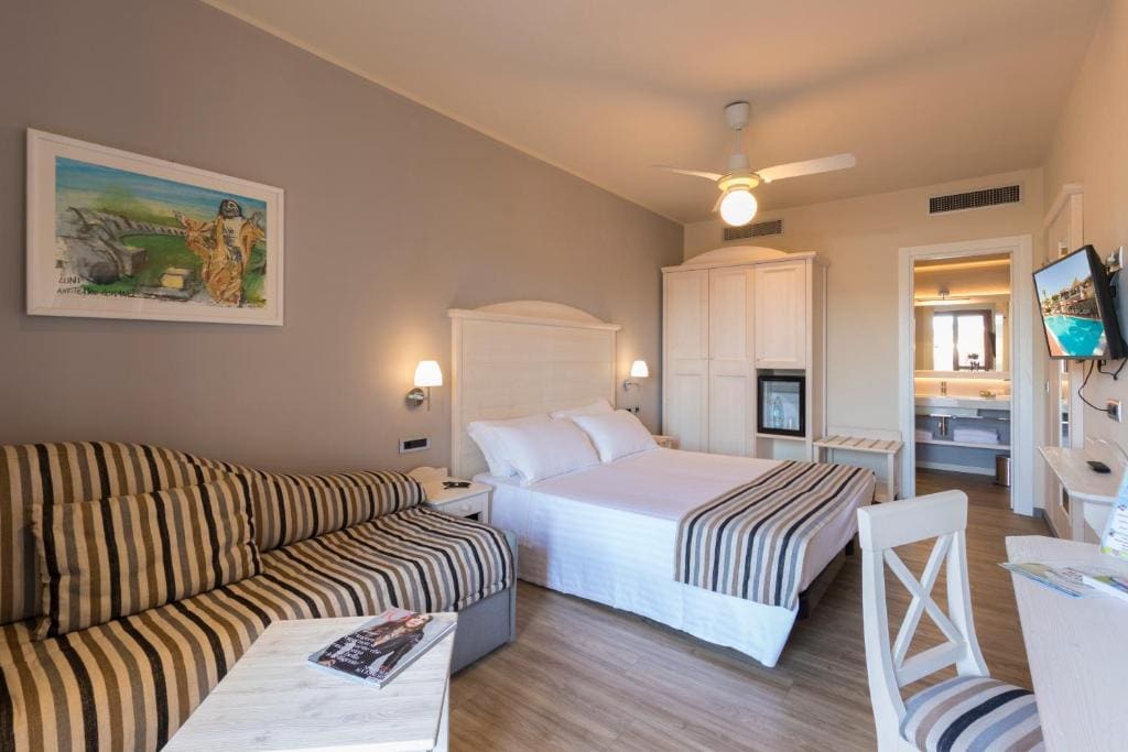 Deluxe Triple Room with Garden View room - Image 2