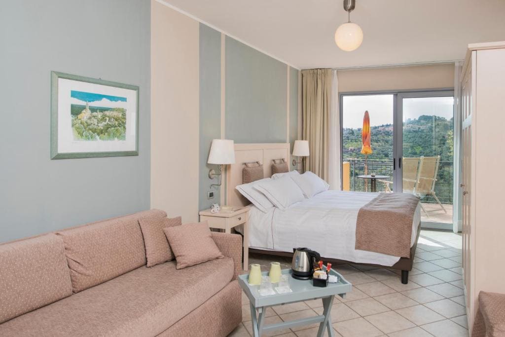 Junior Suite with Terrace room - Image 3