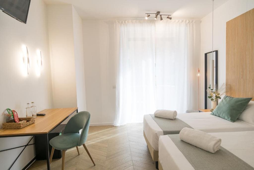 Double or Twin Room with Balcony room - Image 3