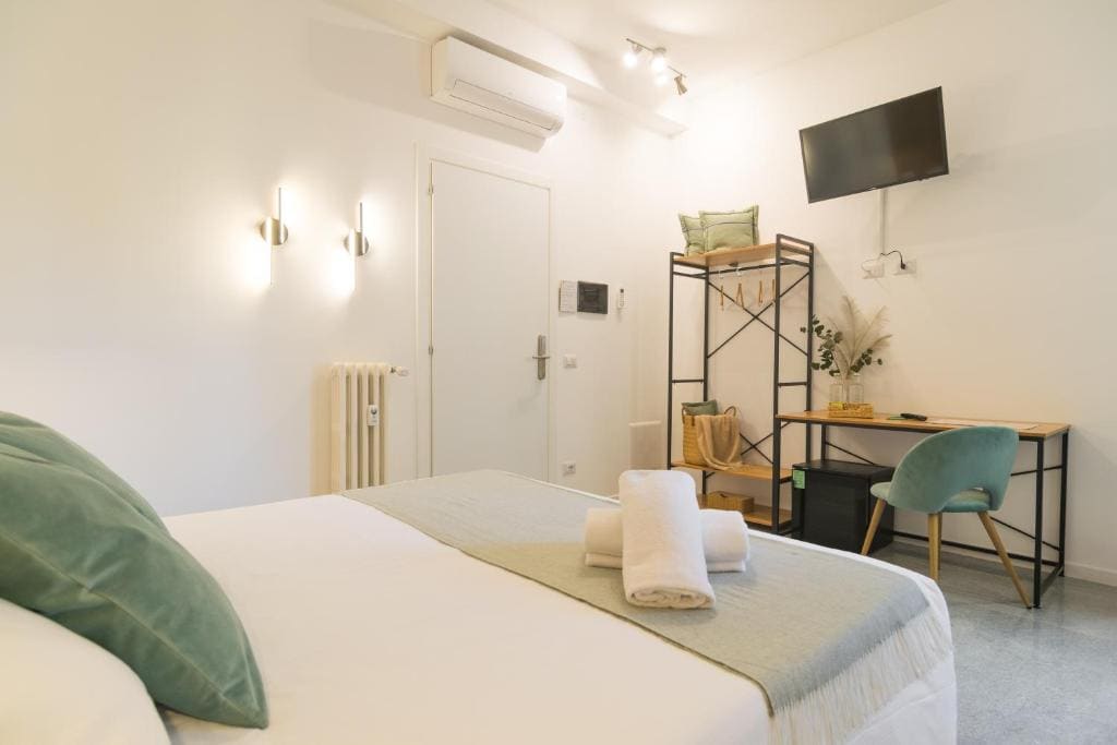 Double or Twin Room room - Image 2