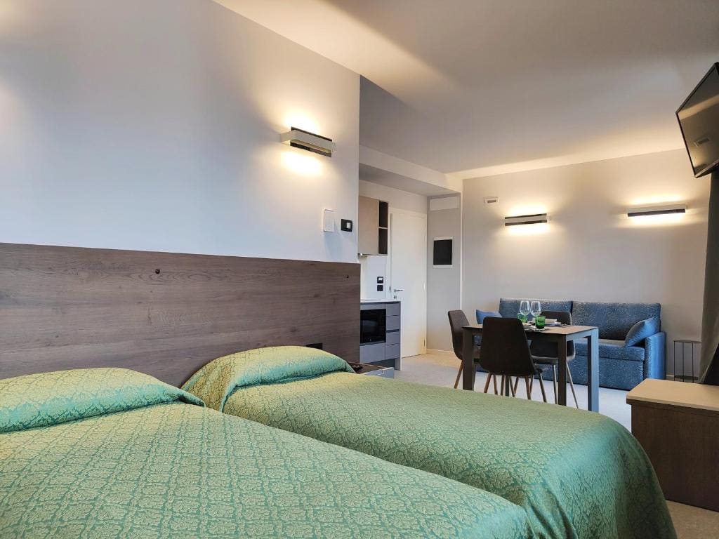 Studio Apartment room - Image 1