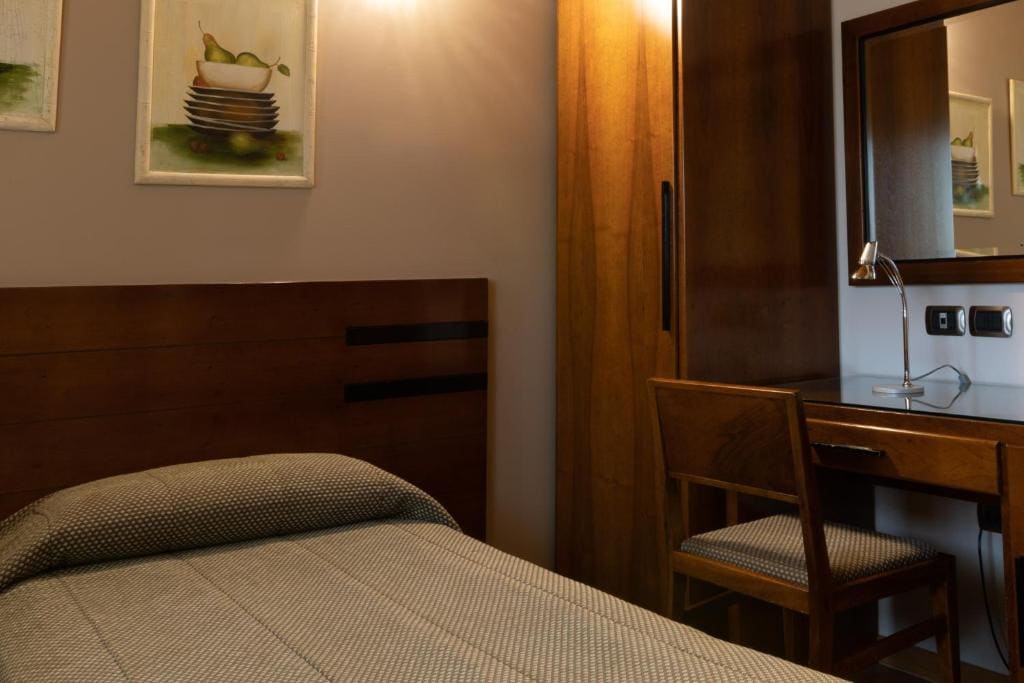 Double or Twin Room room - Image 2