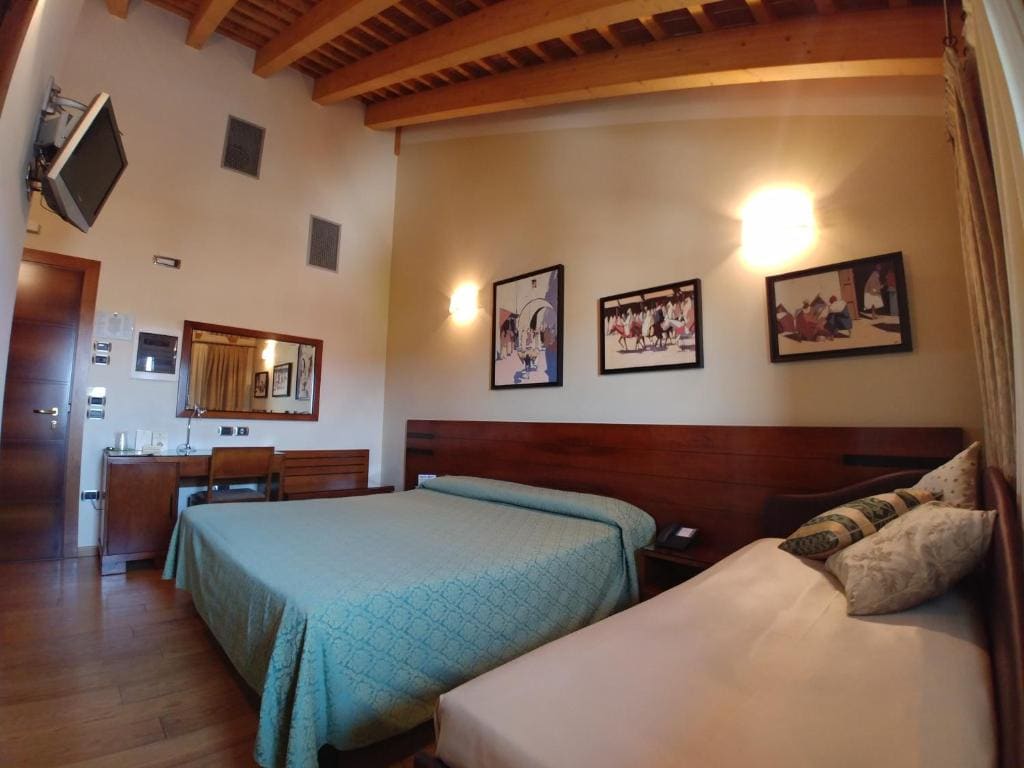 Double or Twin Room room - Image 3