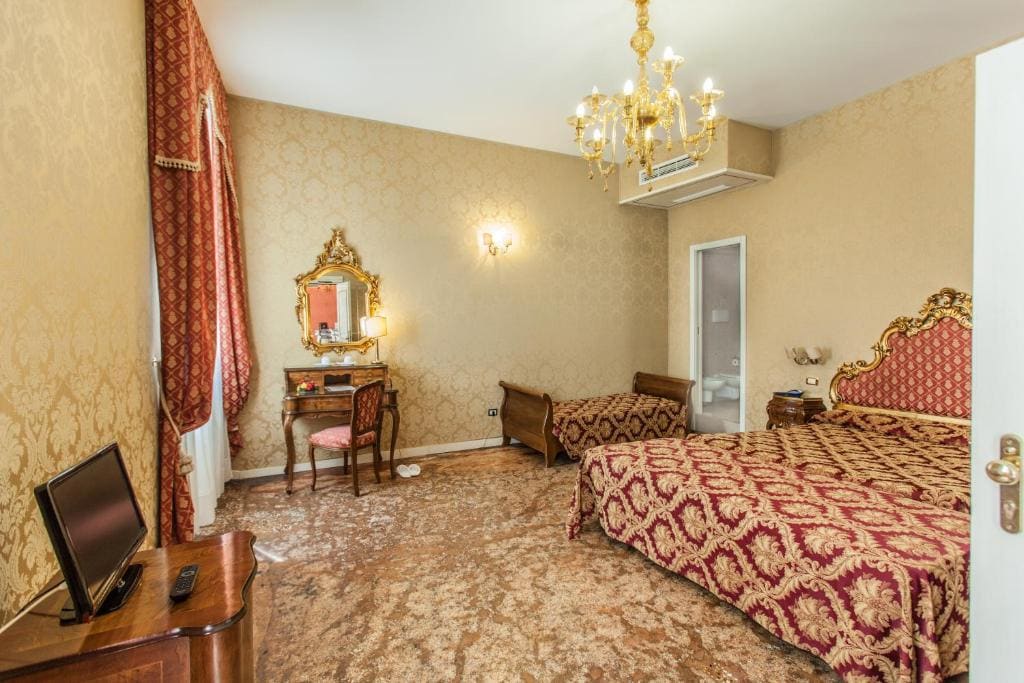 Quadruple Room room - Image 2