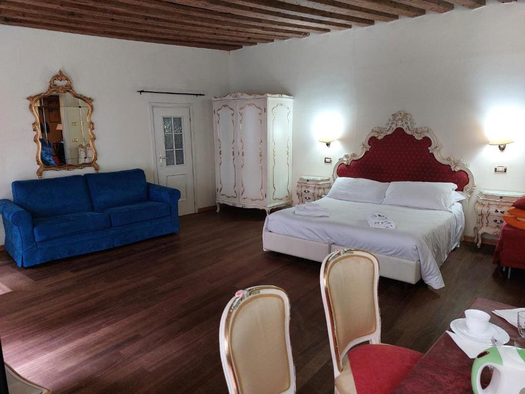 Studio Apartment room - Image 1