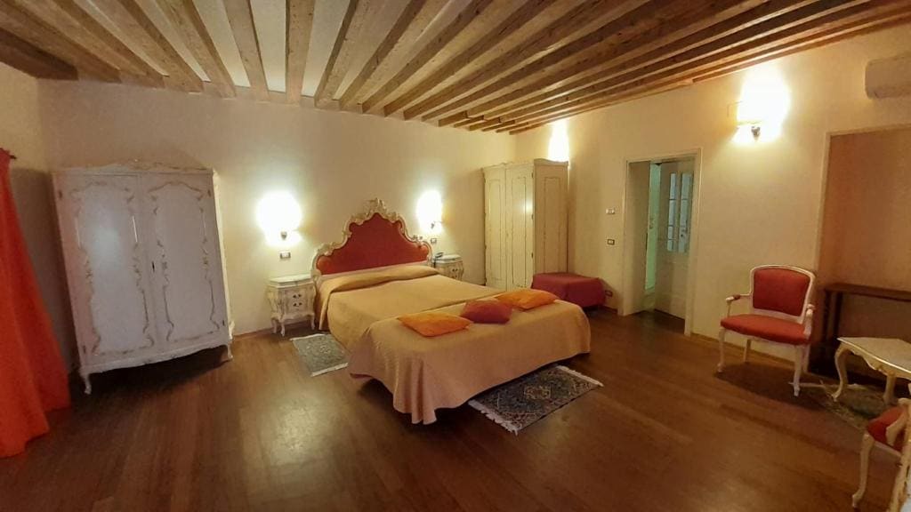 Studio Apartment room - Image 3