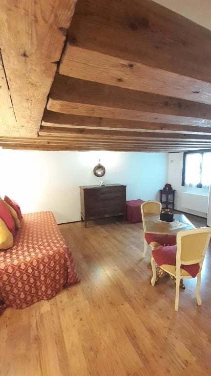 Suite room - Image 1