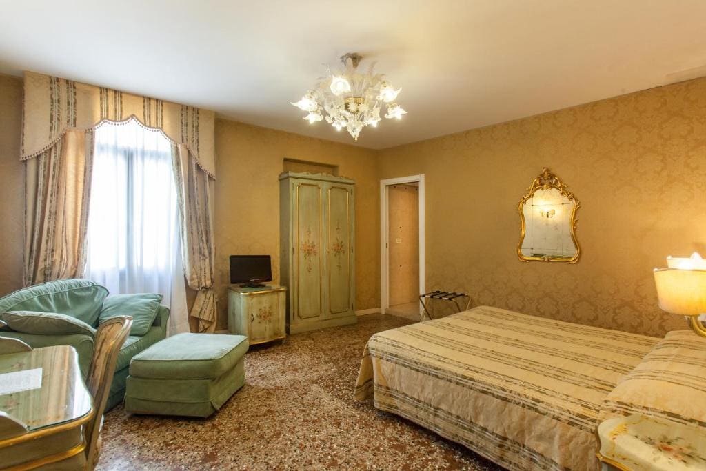 Superior Double Room room - Image 1