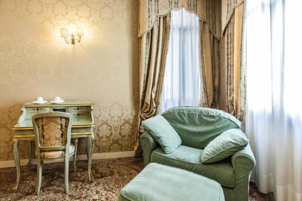 Superior Double Room room - Image 2