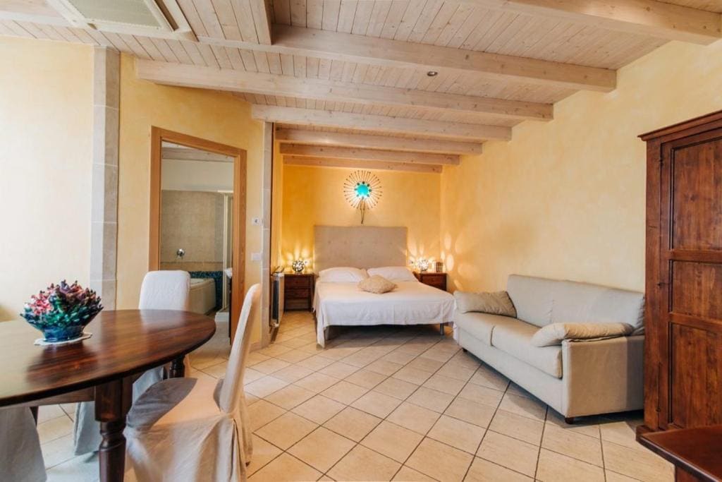 Large Double Room room - Image 2