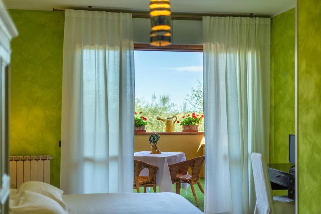 Standard Double Room room - Image 3