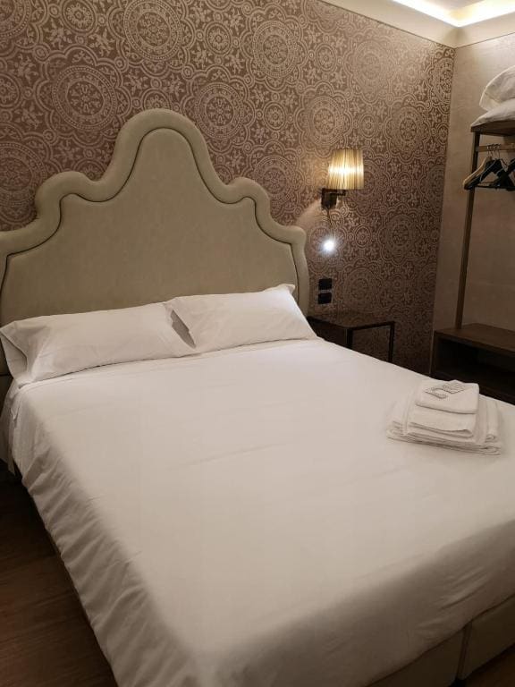 Economy Double Room room - Image 2