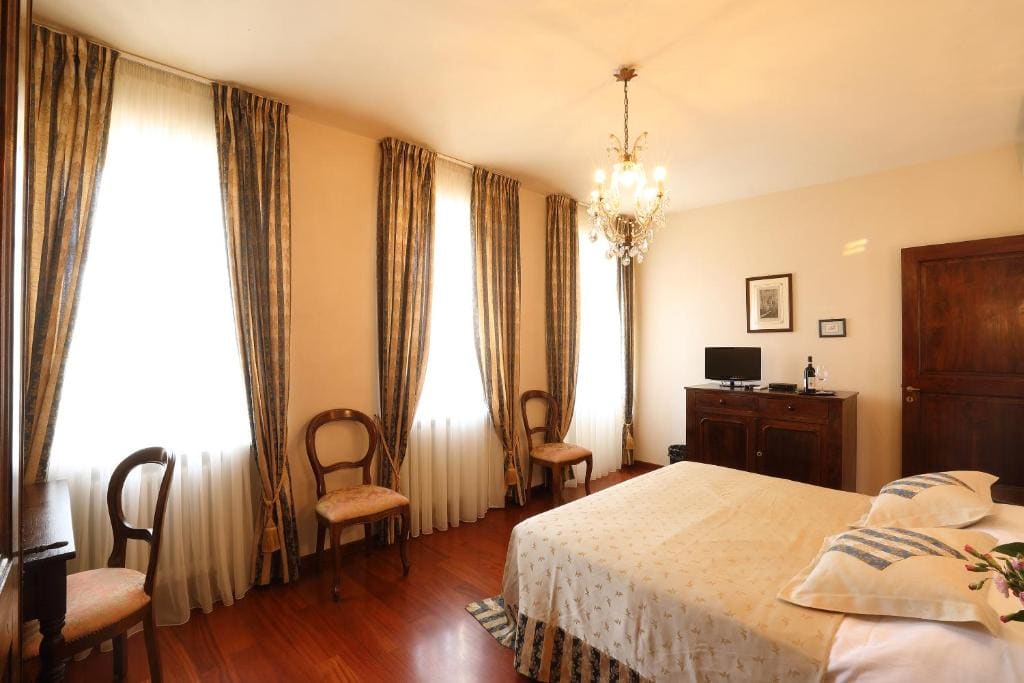 Suite room - Image 3