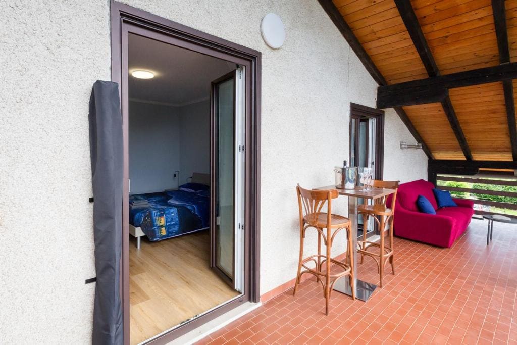 Double Room with Balcony room - Image 2