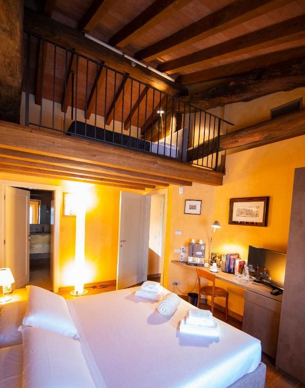 Suite room - Image 3